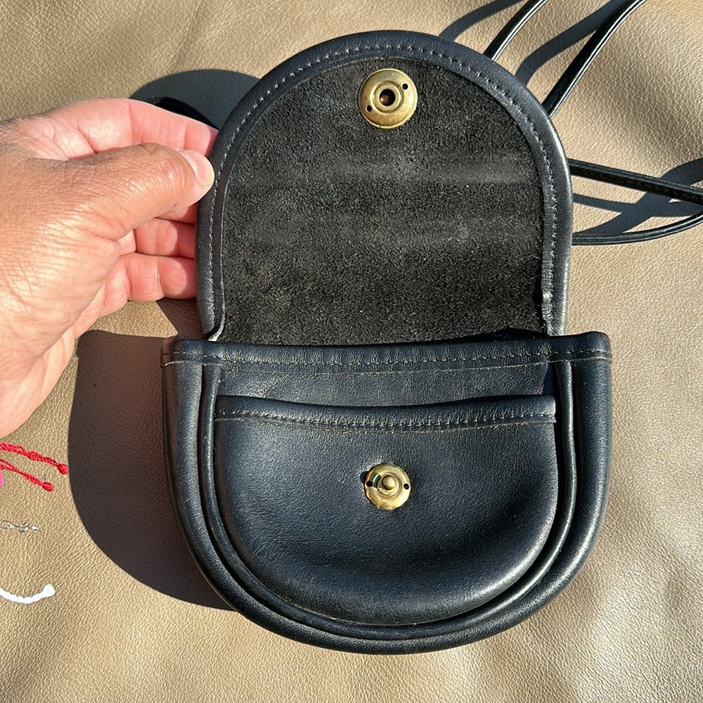 Coach Vintage Crossbody / Shoulder Bag or can be worn on belt - Picture 6 of 16